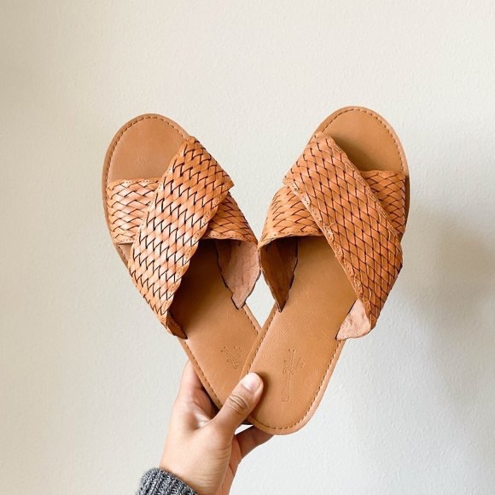Woven Crossband Sandals